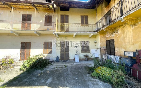 casa indipendente in vendita a Barone Canavese