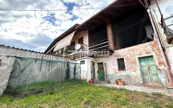 casa indipendente in vendita a Barone Canavese