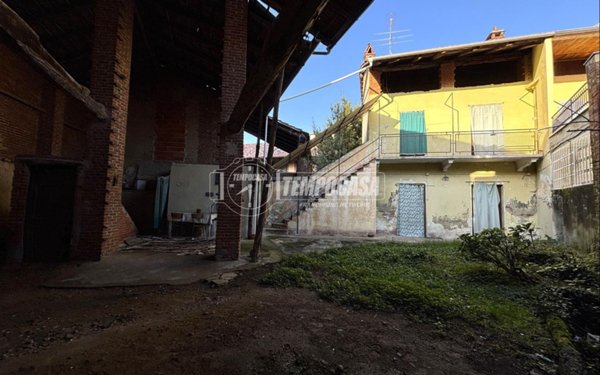 casa indipendente in vendita a Barone Canavese