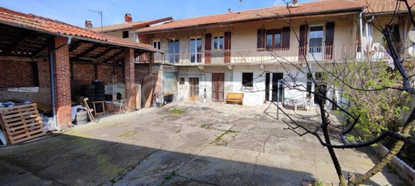 casa indipendente in vendita a Barone Canavese