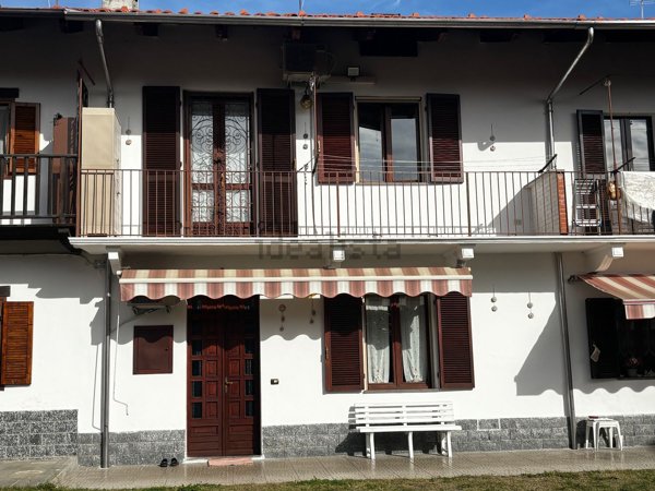 casa semindipendente in vendita a Barone Canavese