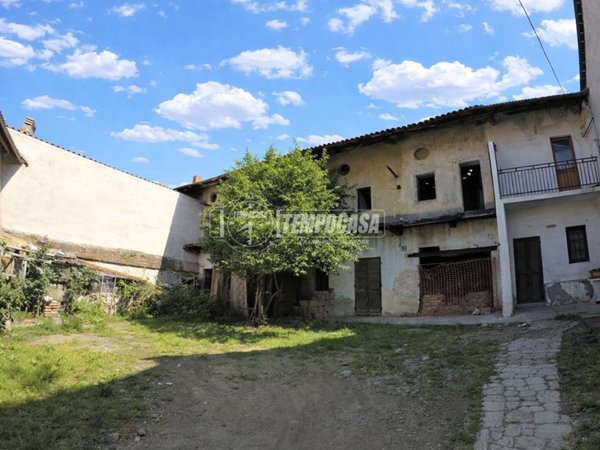 casa semindipendente in vendita a Barone Canavese