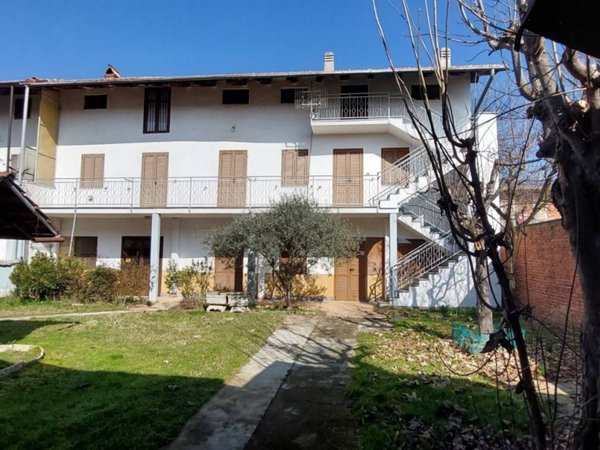 casa indipendente in vendita a Barone Canavese