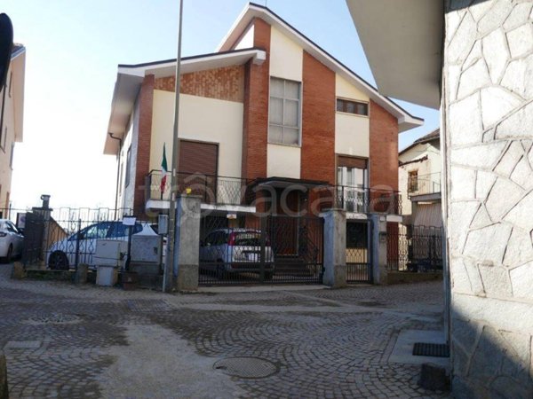 casa indipendente in vendita a Beinasco in zona Borgaretto