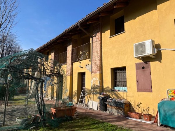 casa indipendente in vendita a Beinasco in zona Borgaretto