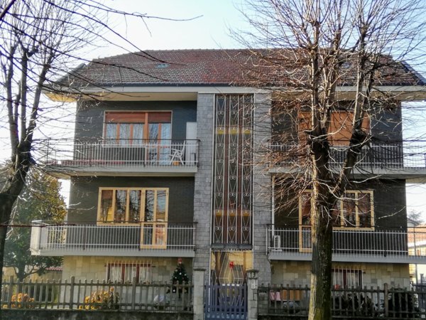 appartamento in vendita a Beinasco in zona Borgaretto