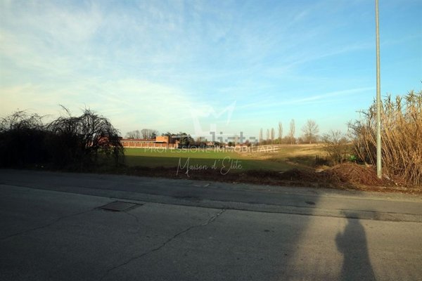 locale di sgombero in vendita a Beinasco