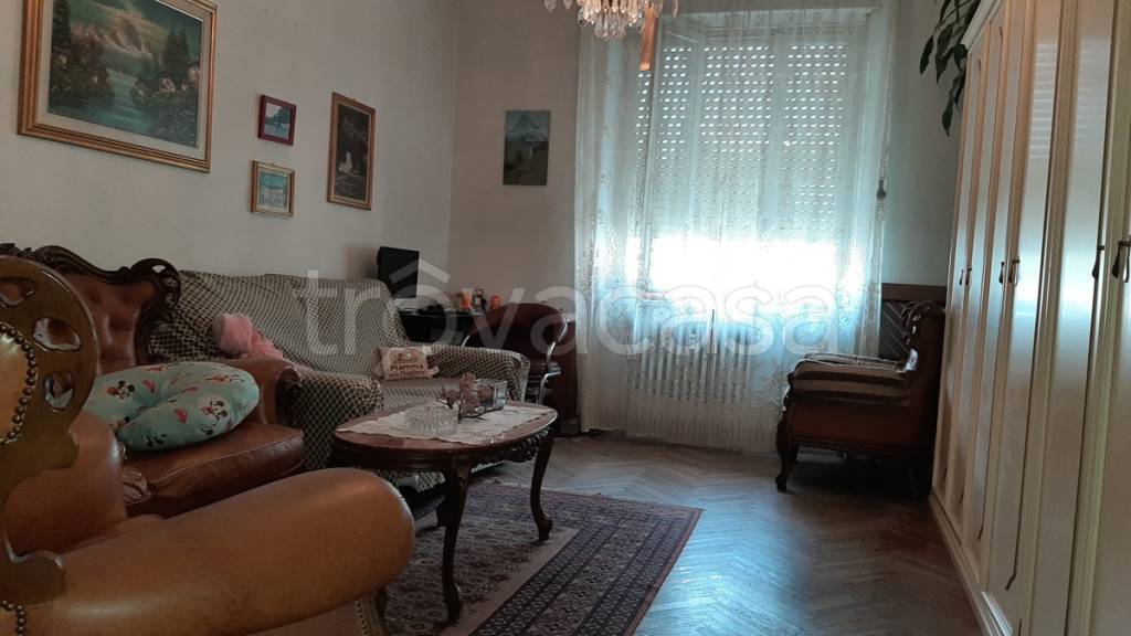 appartamento in vendita a Beinasco in zona Borgaretto