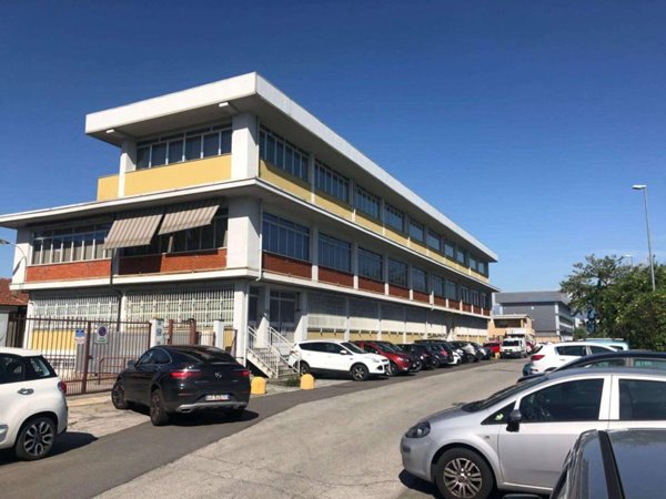 ufficio in vendita a Beinasco