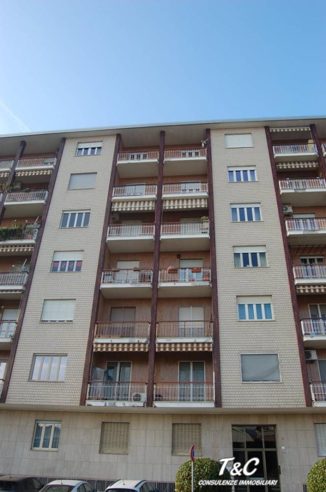 appartamento in vendita a Beinasco in zona Borgaretto
