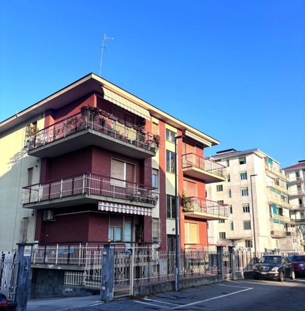 appartamento in vendita a Beinasco in zona Borgaretto