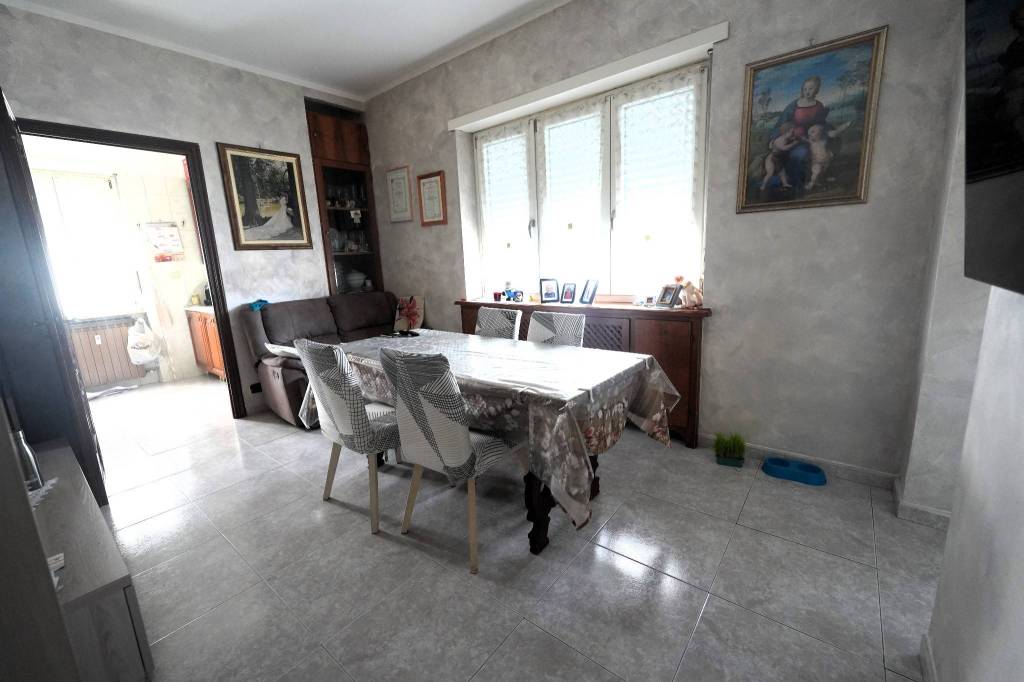 appartamento in vendita a Beinasco in zona Fornaci