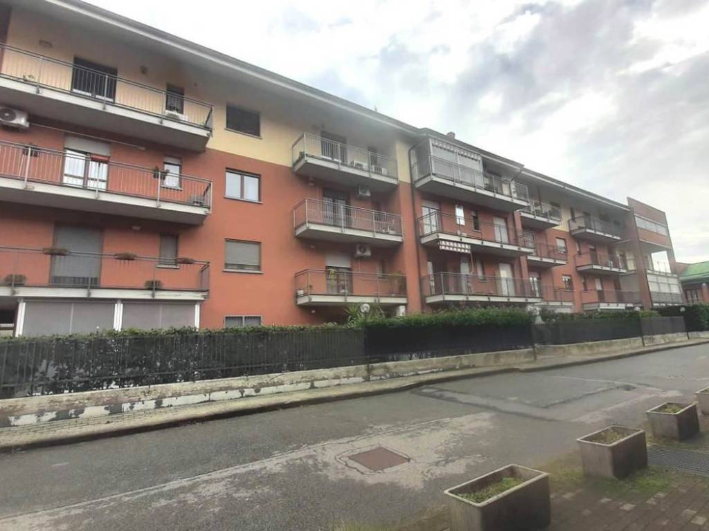 appartamento in vendita a Beinasco in zona Borgaretto