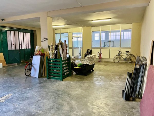 locale di sgombero in vendita a Beinasco in zona Fornaci