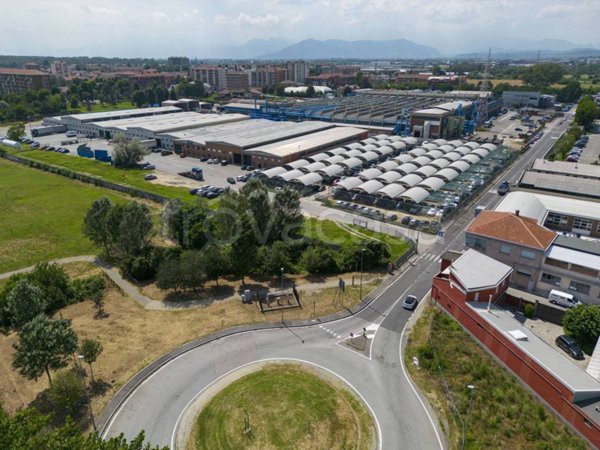 locale commerciale in vendita a Beinasco in zona Borgaretto