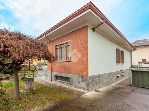 casa indipendente in vendita a Beinasco in zona Borgaretto