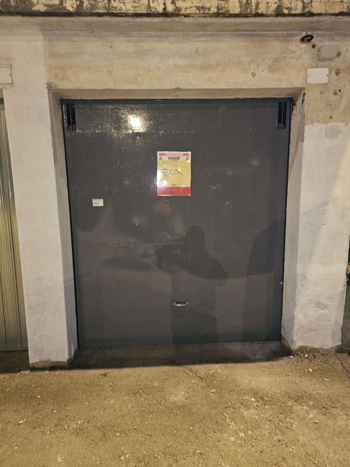 negozio in vendita a Beinasco in zona Borgaretto