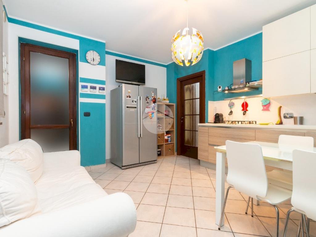 appartamento in vendita a Beinasco in zona Fornaci