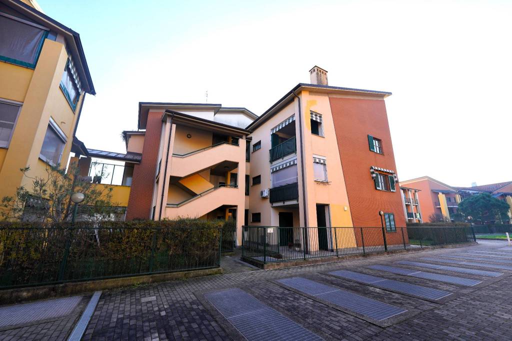 appartamento in vendita a Beinasco in zona Borgaretto
