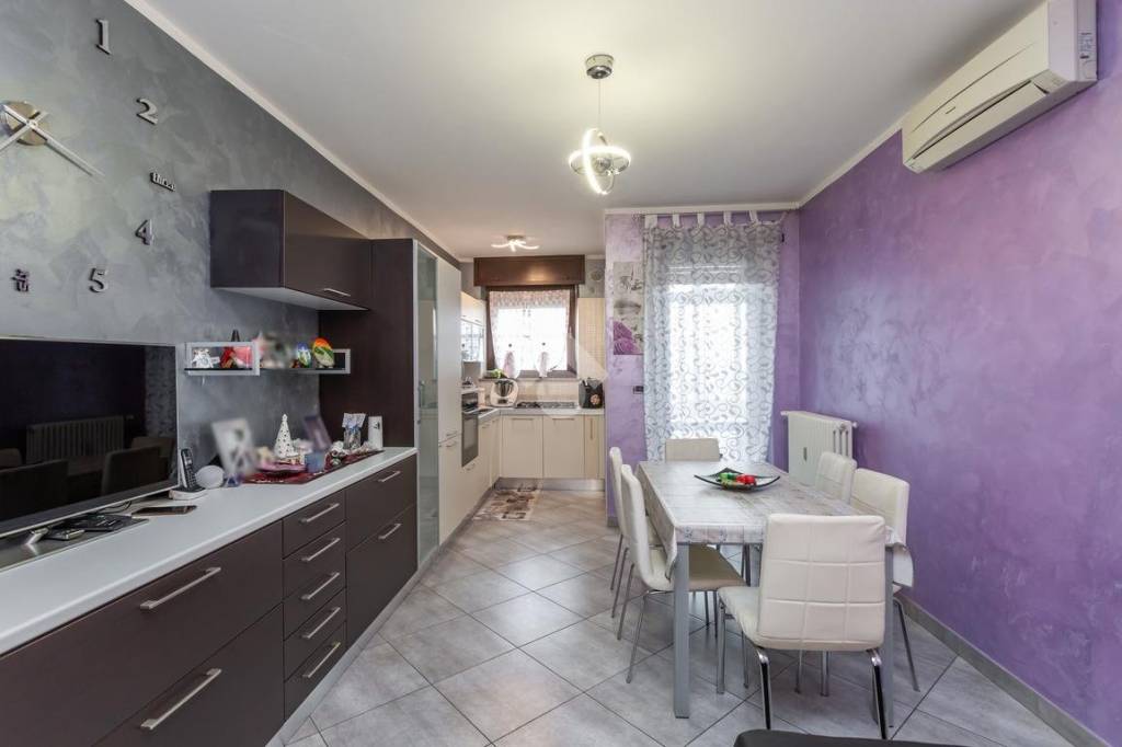 appartamento in vendita a Beinasco in zona Borgaretto