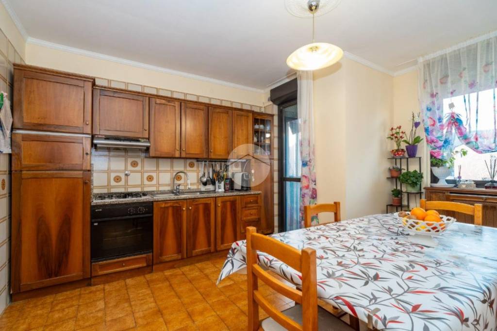 appartamento in vendita a Beinasco in zona Borgaretto