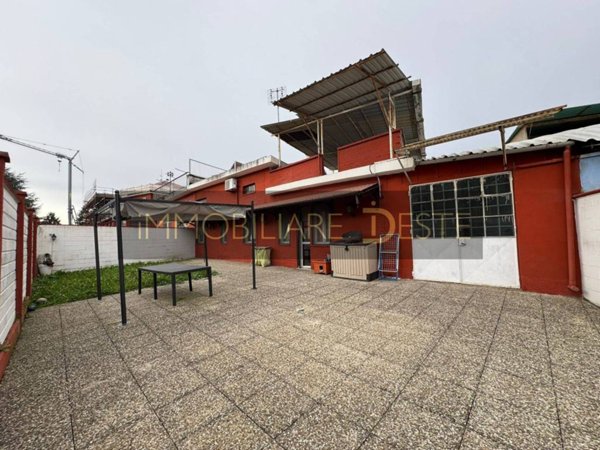 casa indipendente in vendita a Beinasco