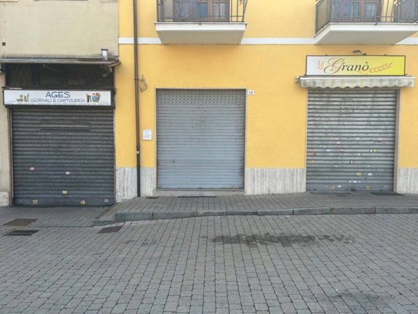 negozio in vendita a Beinasco