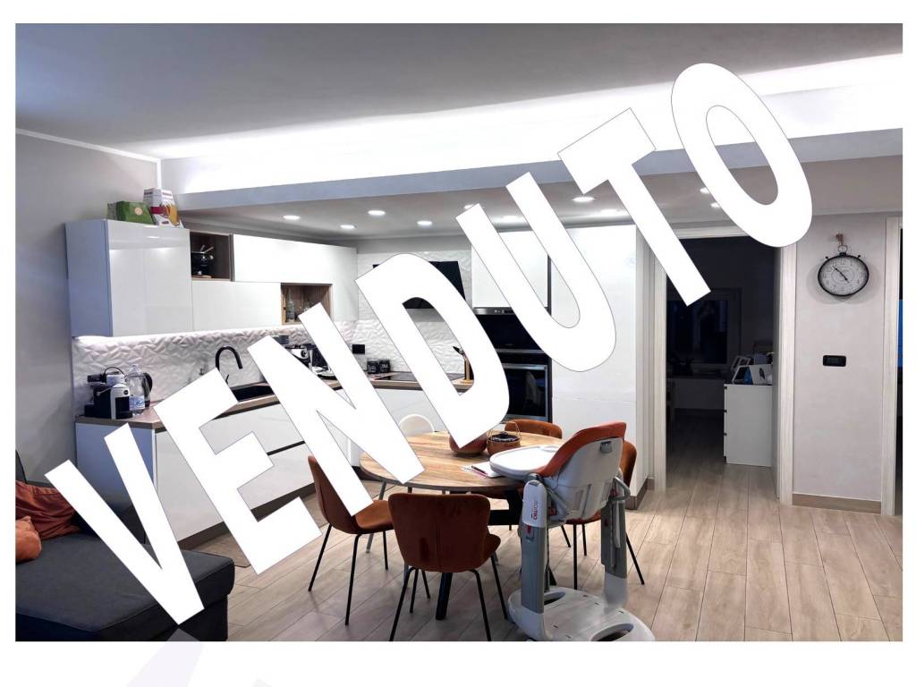 appartamento in vendita a Beinasco in zona Borgaretto