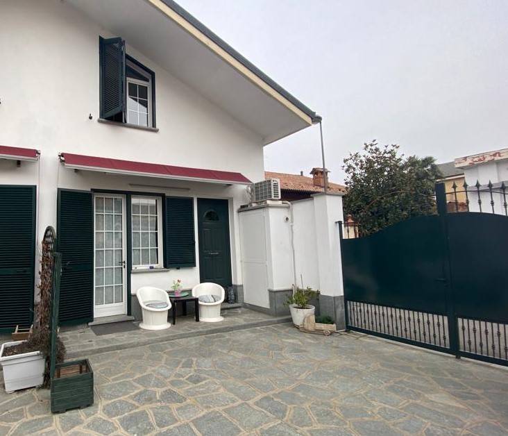 casa indipendente in vendita a Beinasco in zona Borgaretto