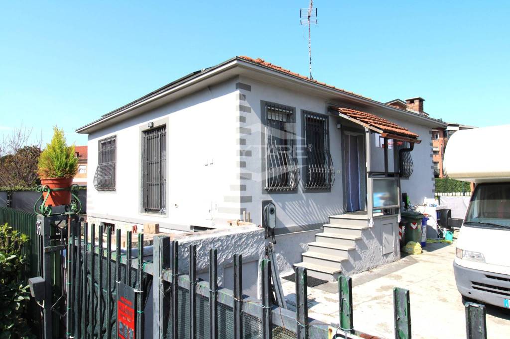 casa indipendente in vendita a Beinasco