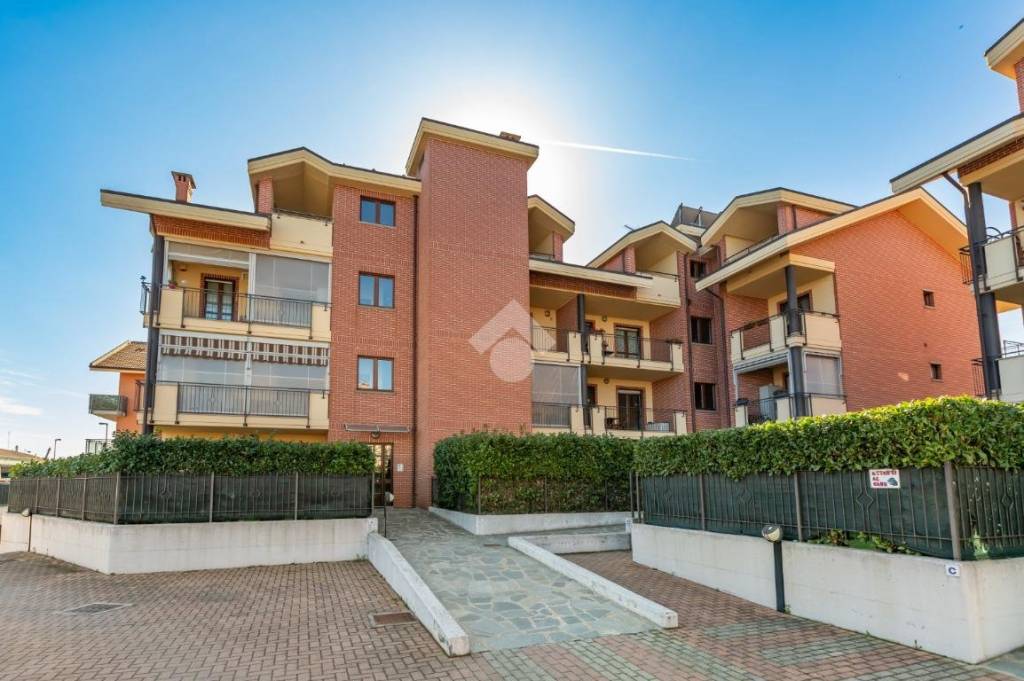 appartamento in vendita a Beinasco in zona Fornaci