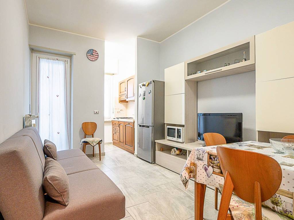 appartamento in vendita a Beinasco in zona Borgaretto