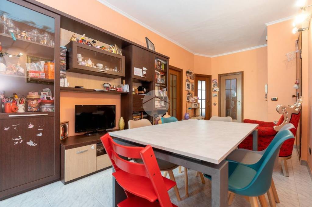 appartamento in vendita a Beinasco in zona Borgaretto