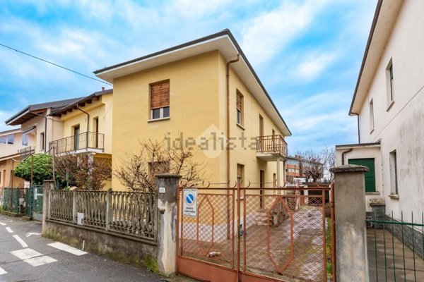 casa indipendente in vendita a Beinasco