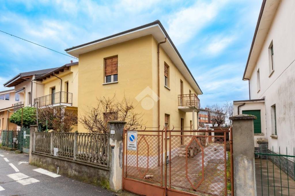 casa indipendente in vendita a Beinasco