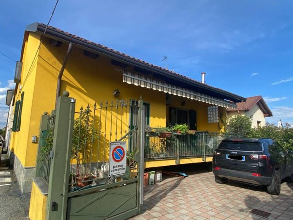casa indipendente in vendita a Beinasco in zona Borgaretto
