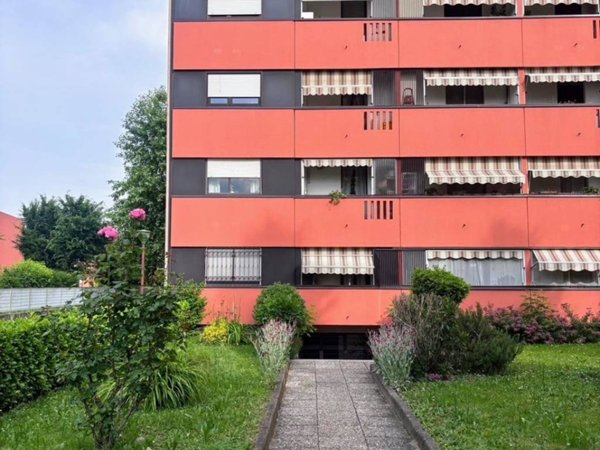 appartamento in vendita a Beinasco in zona Borgaretto