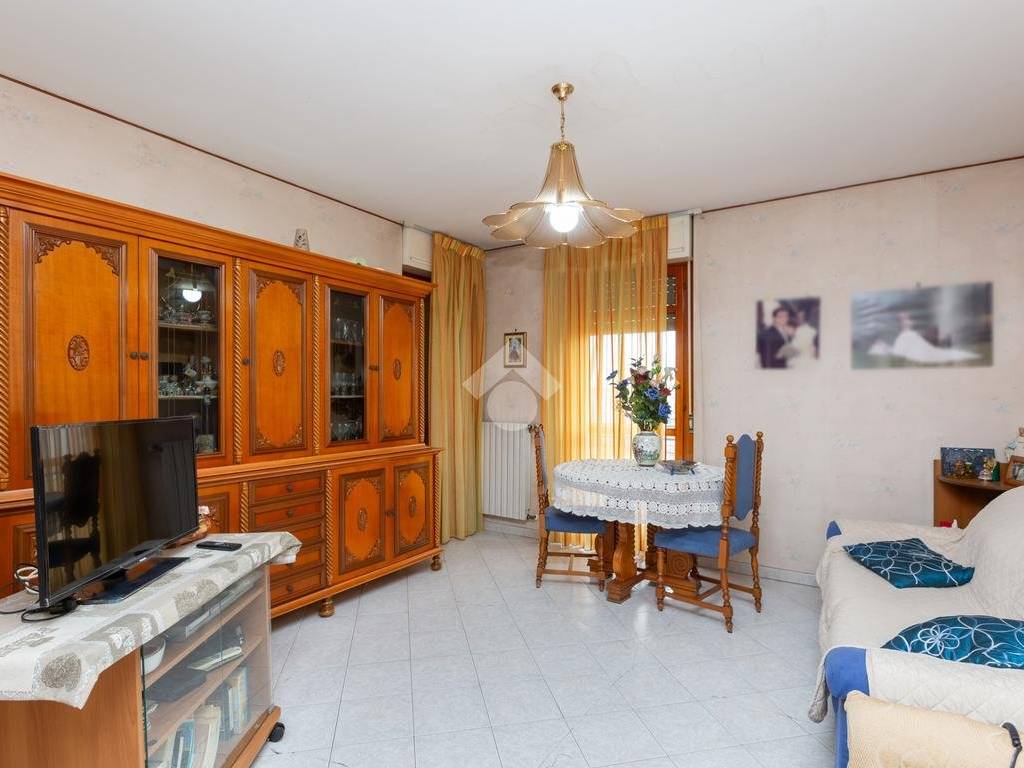 appartamento in vendita a Beinasco in zona Fornaci