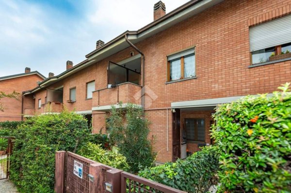 casa indipendente in vendita a Beinasco in zona Fornaci