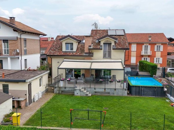 casa indipendente in vendita a Beinasco in zona Borgaretto