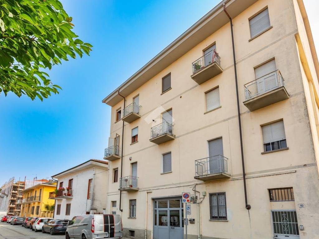 appartamento in vendita a Beinasco in zona Fornaci