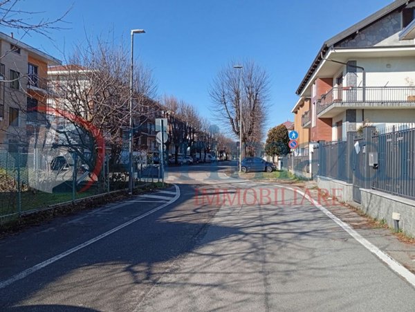appartamento in vendita a Beinasco in zona Borgaretto