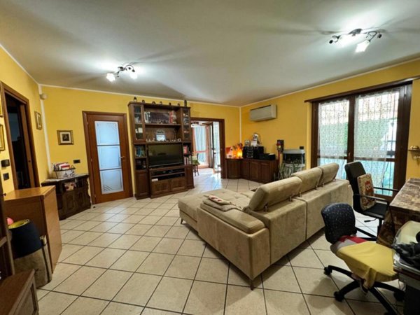 appartamento in vendita a Beinasco in zona Borgaretto