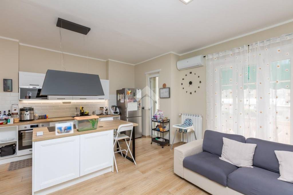 appartamento in vendita a Beinasco in zona Borgaretto