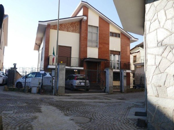 casa indipendente in vendita a Beinasco