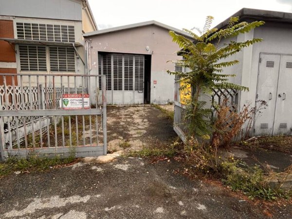 locale commerciale in vendita a Beinasco