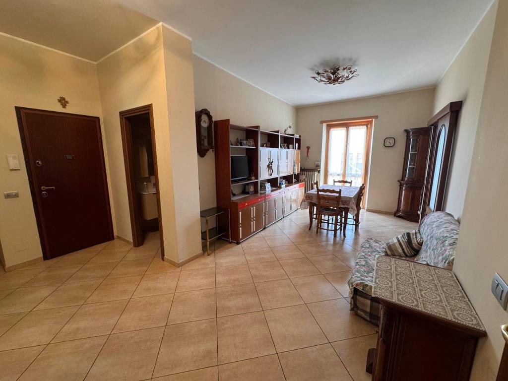 appartamento in vendita a Beinasco in zona Borgaretto