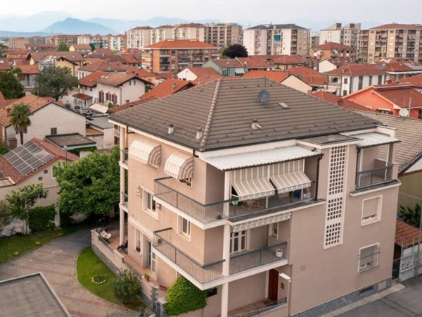 appartamento in vendita a Beinasco in zona Borgaretto