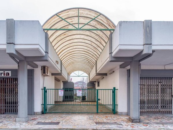 negozio in vendita a Beinasco