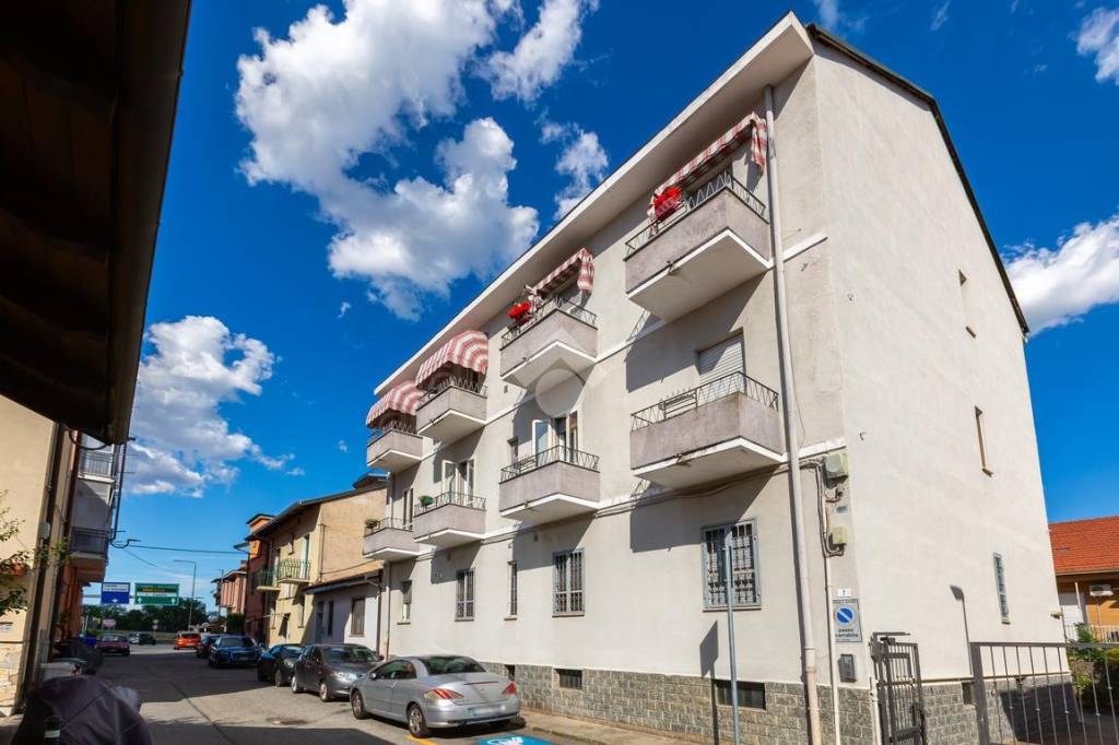 appartamento in vendita a Beinasco in zona Fornaci